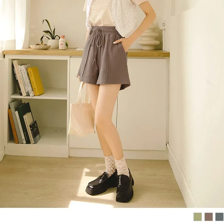 MEDIUM WAIST WAFFLE CHECKED CASUAL WIDE LEG SHORTS