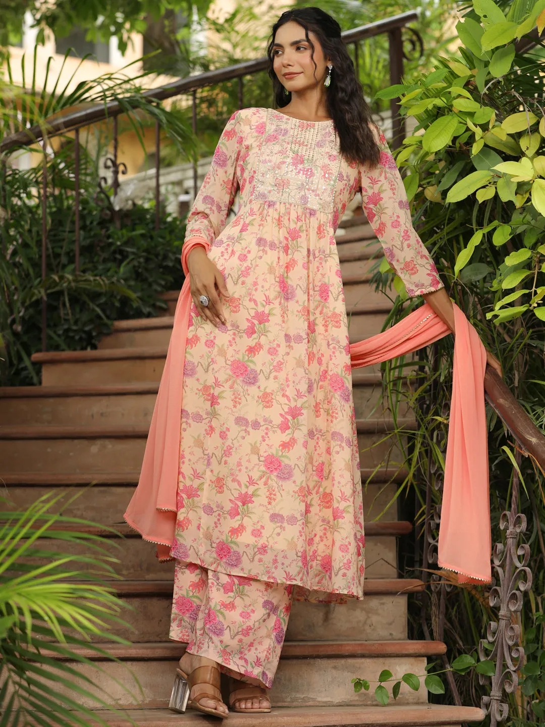 Women Georgette Peach Kurta Set