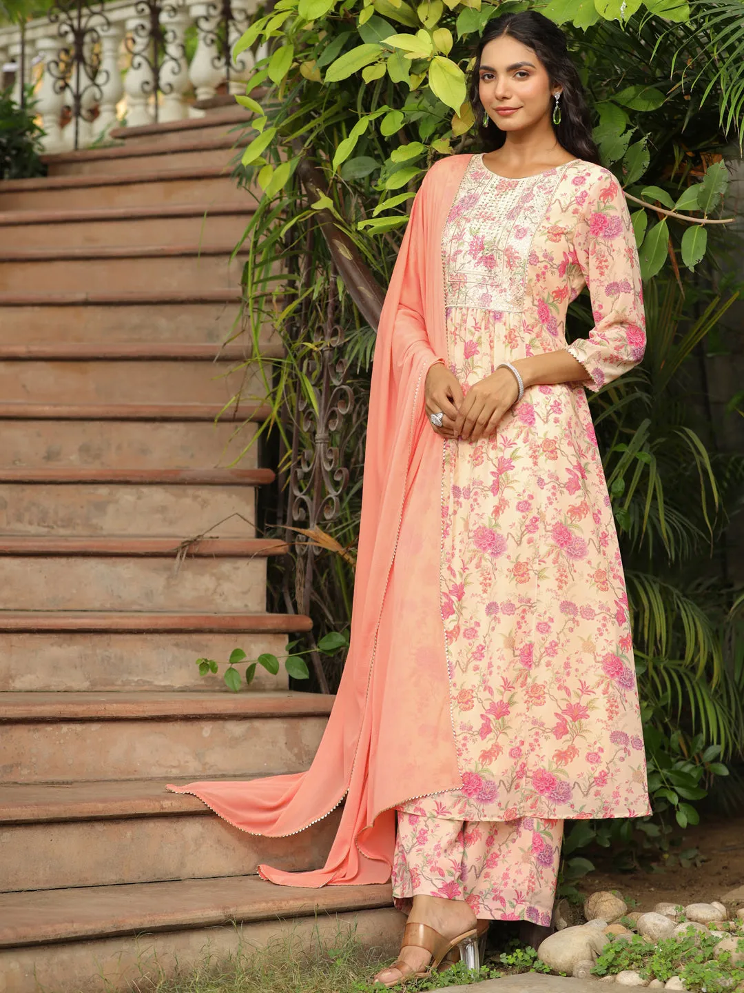 Women Georgette Peach Kurta Set